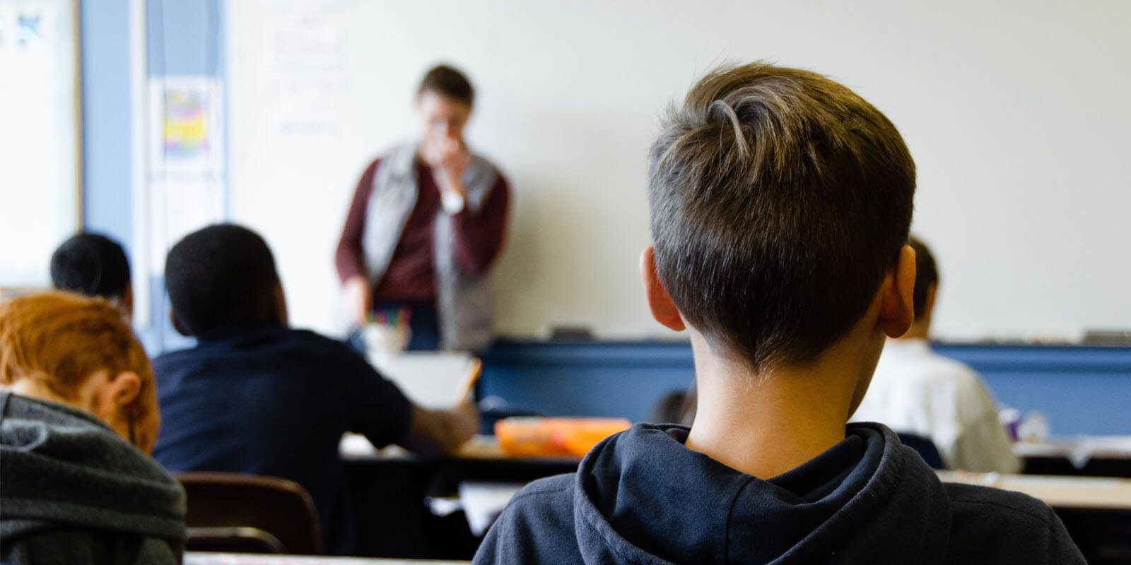 Online Classes vs Traditional Classes - Find the Best for You | LearnWorlds  Blog