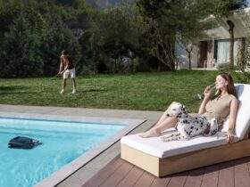 Robot de piscine Beatbot AquaSense 2 Ultra en situation dans une piscine