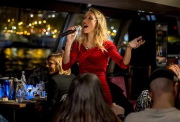 Salle de dîner du bateau Saphir de Paris Seine
