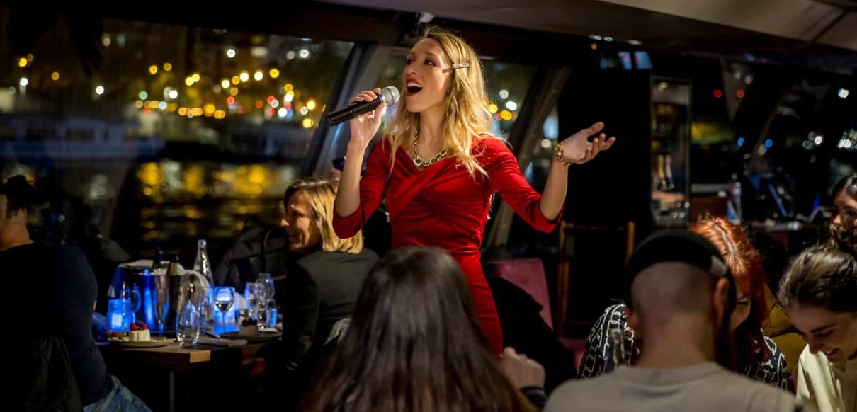 Salle de dîner du bateau Saphir de Paris Seine