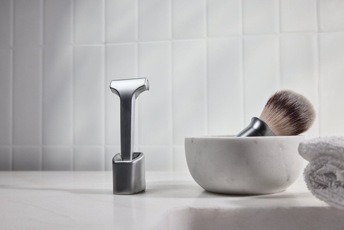 Supply razor, shaving brush and bowl arranged for a grooming ritual