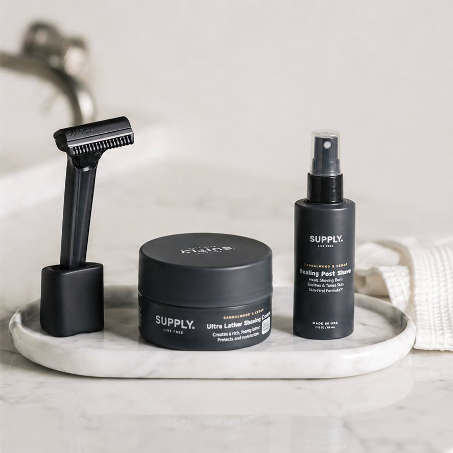 Supply Single Edge Shave Set with shaving accessories