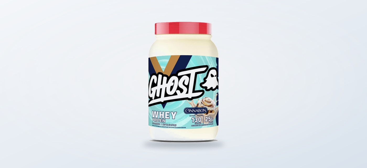 Ghost 100% Whey proteinpulver i produktförpackning